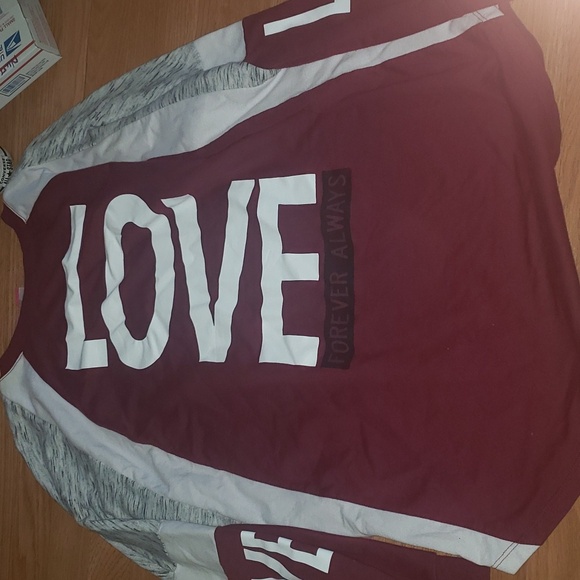 NOBO Tops - ♤clearance ♤♤GUC love shirt by NOBO long sleeve  size 15-17 Xl